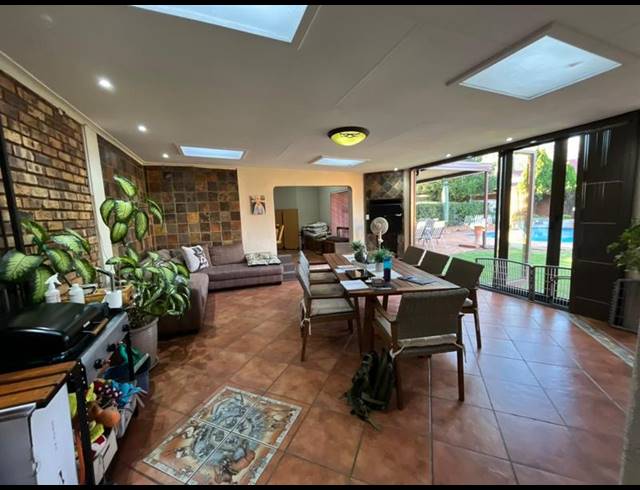 4 BEDROOM HOUSE FOR SALE IN SUNWARD PARK